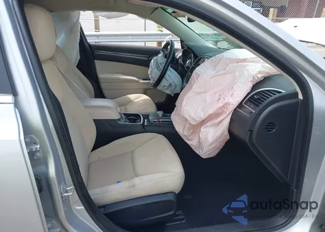 2022 Chrysler 300 Touring z USA, uszkodzony, nr VIN 2C3CCAAG1NH134318